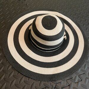 Vince Camuto Floppy sun hat